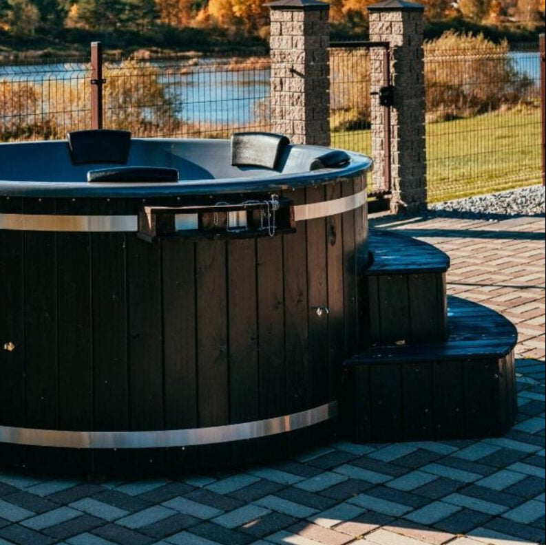 Whirlpool aus Fiberglas mit externem Ofen