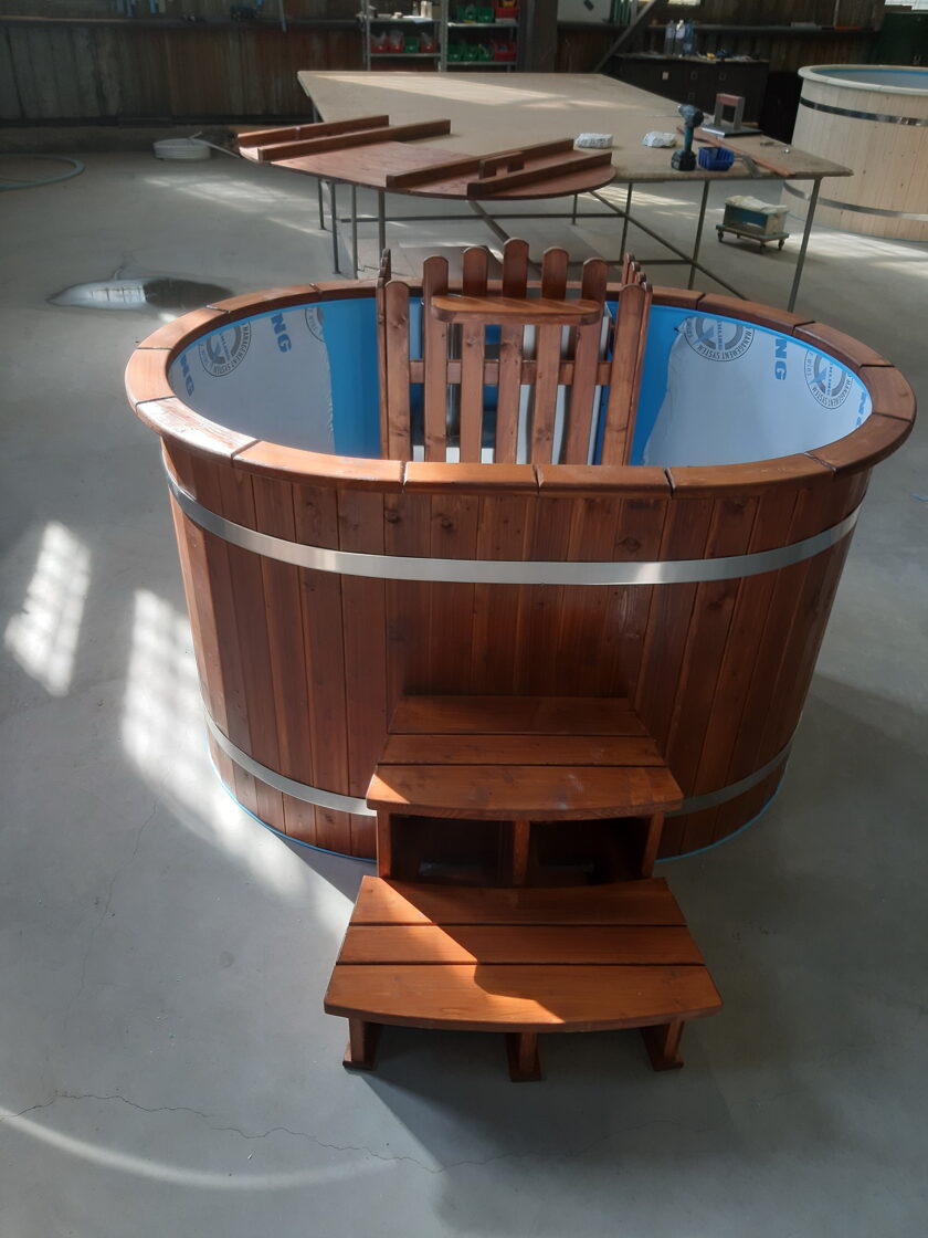 Premium PP Kunststoff Whirlpool OVAL 110x160 mit Innenheizung