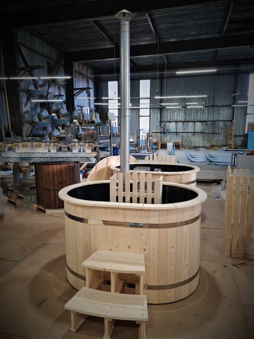 Premium PP Kunststoff Whirlpool OVAL 110x160 mit Innenheizung