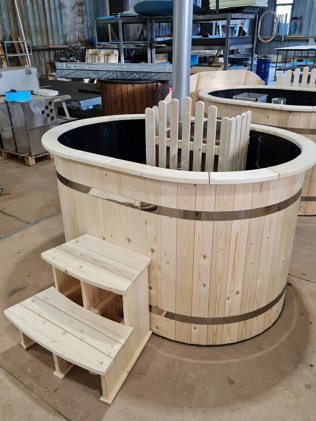 Premium PP Kunststoff Whirlpool OVAL 110x160 mit Innenheizung