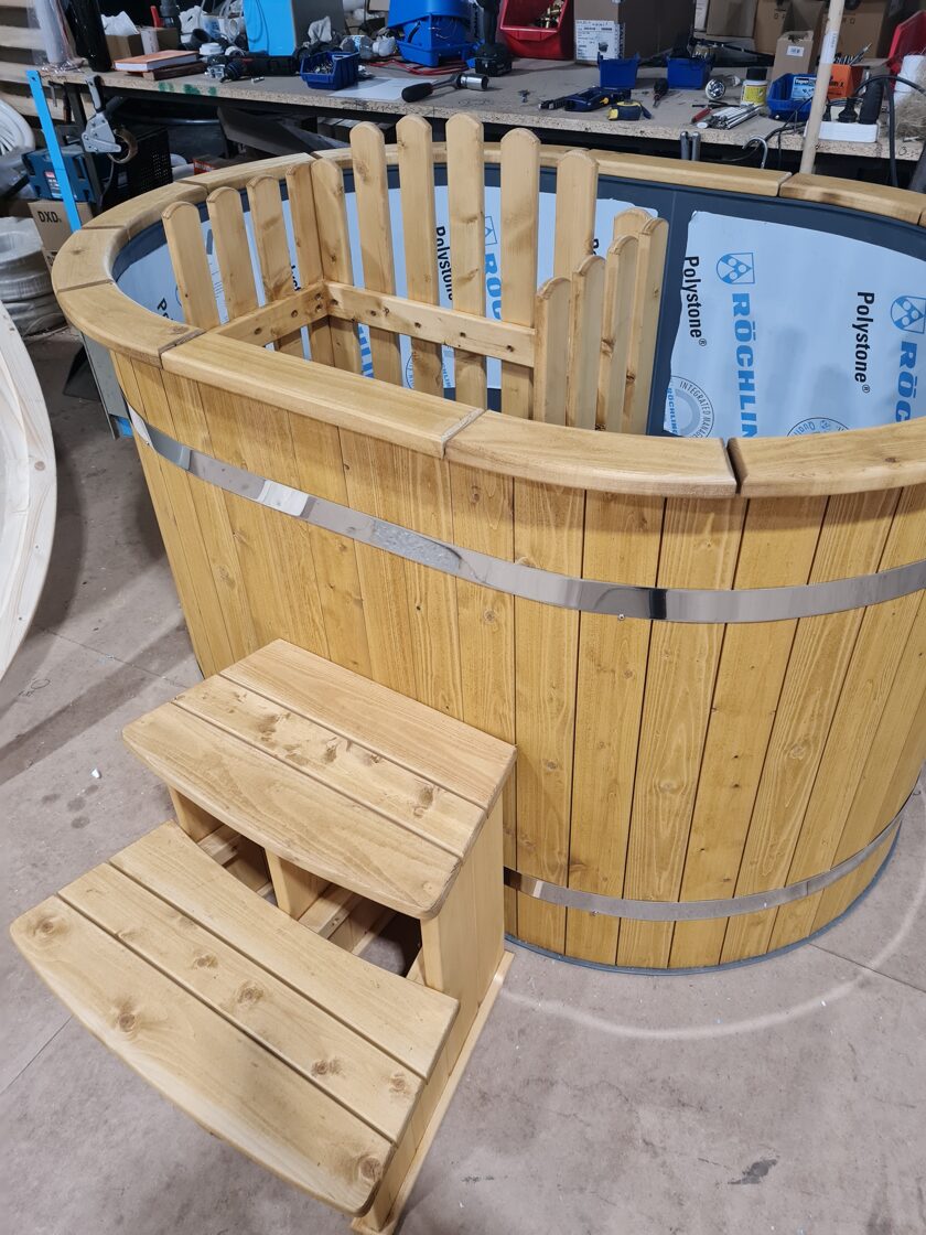 Premium PP Kunststoff Whirlpool OVAL 110x160 mit Innenheizung