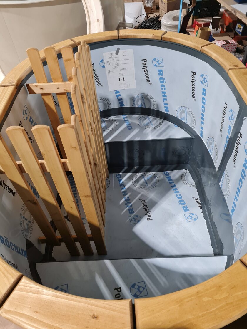 Premium PP Kunststoff Whirlpool OVAL 110x160 mit Innenheizung