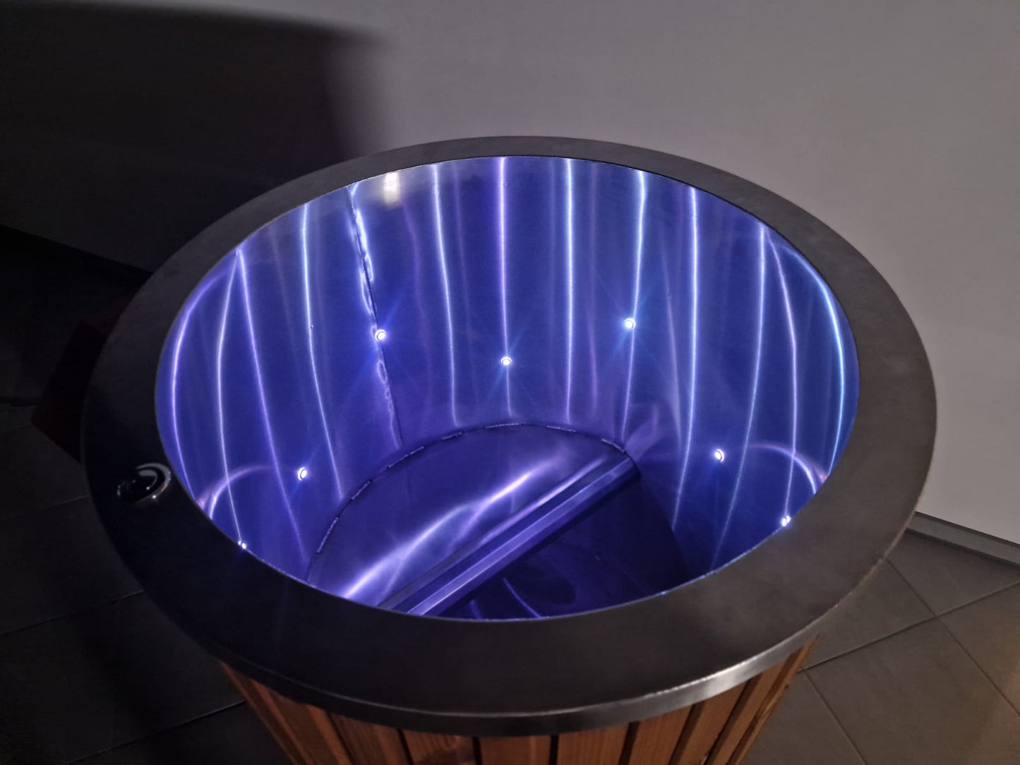"moti" steel round icebath