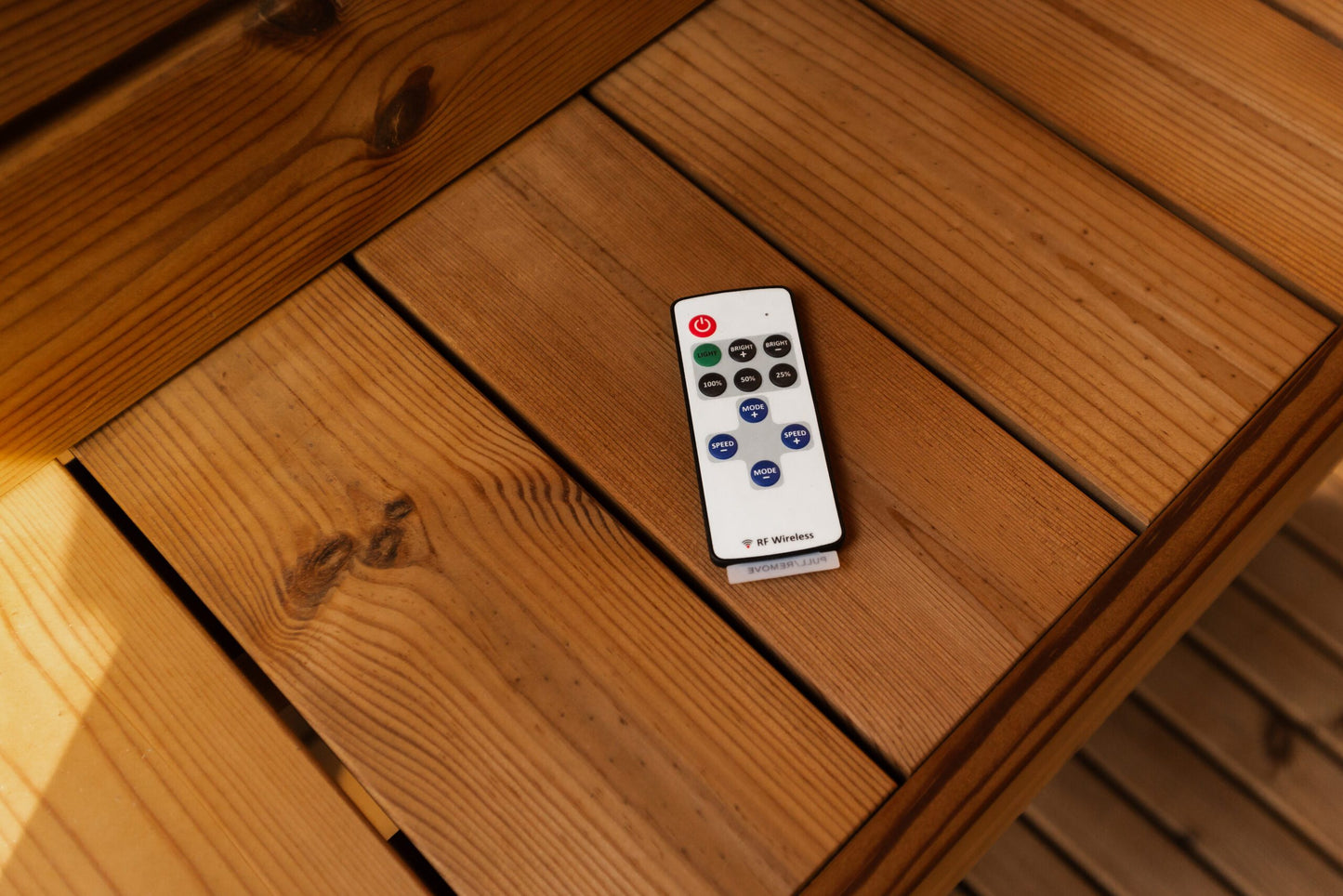 Handgefertigte Thermoholz-Sauna CUBE MINI DIY – 2 m