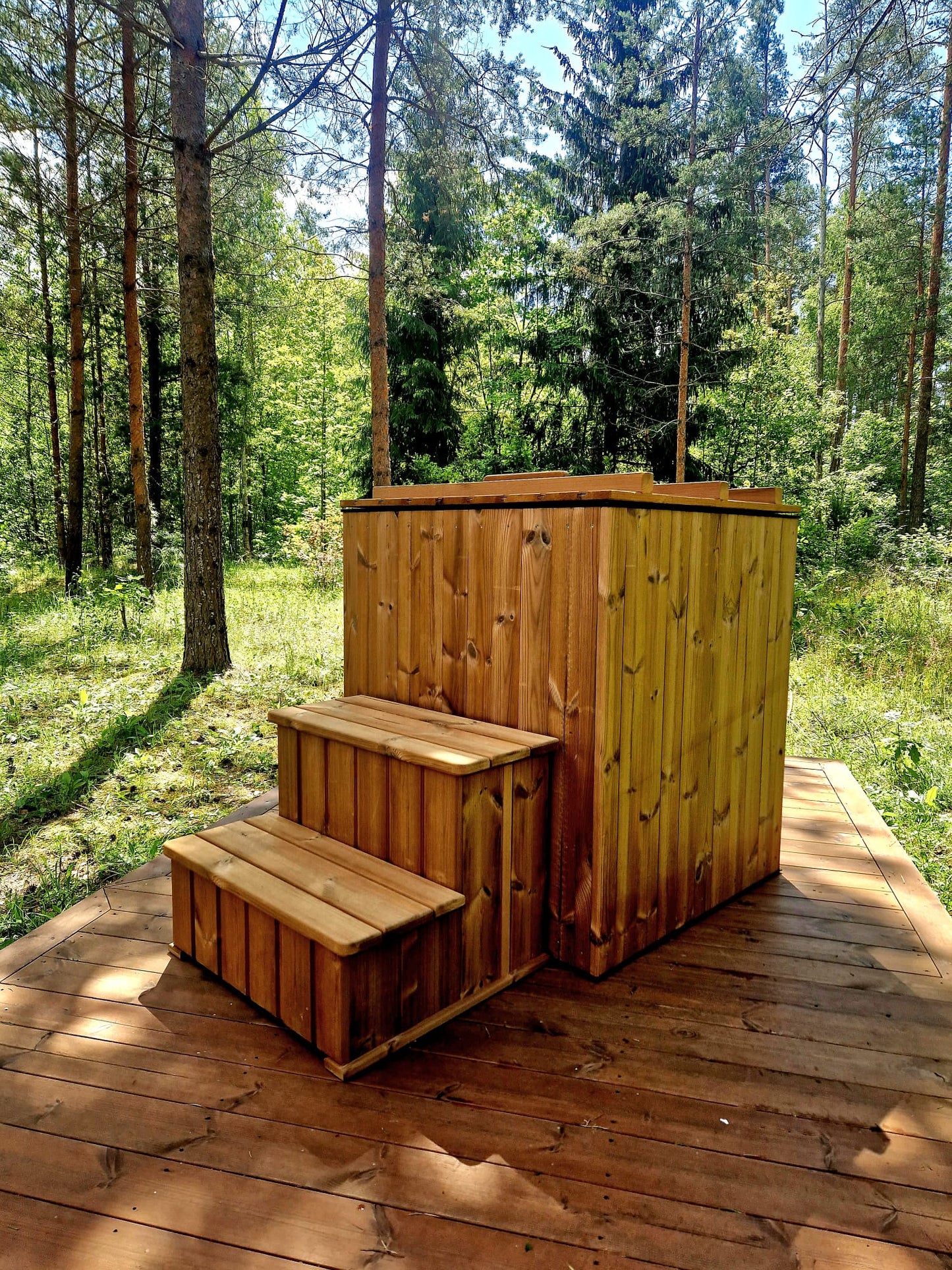 "moti" kvadrātveida aukstā ūdens vanna ar termokoka apdari.