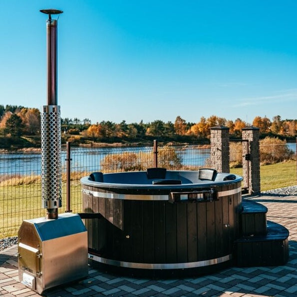 Whirlpool aus Fiberglas mit externem Ofen