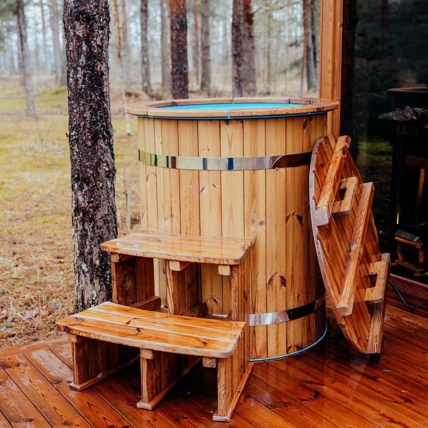 Round Ø80 cm cold plunge tub with Thermowood cladding for sauna cooling