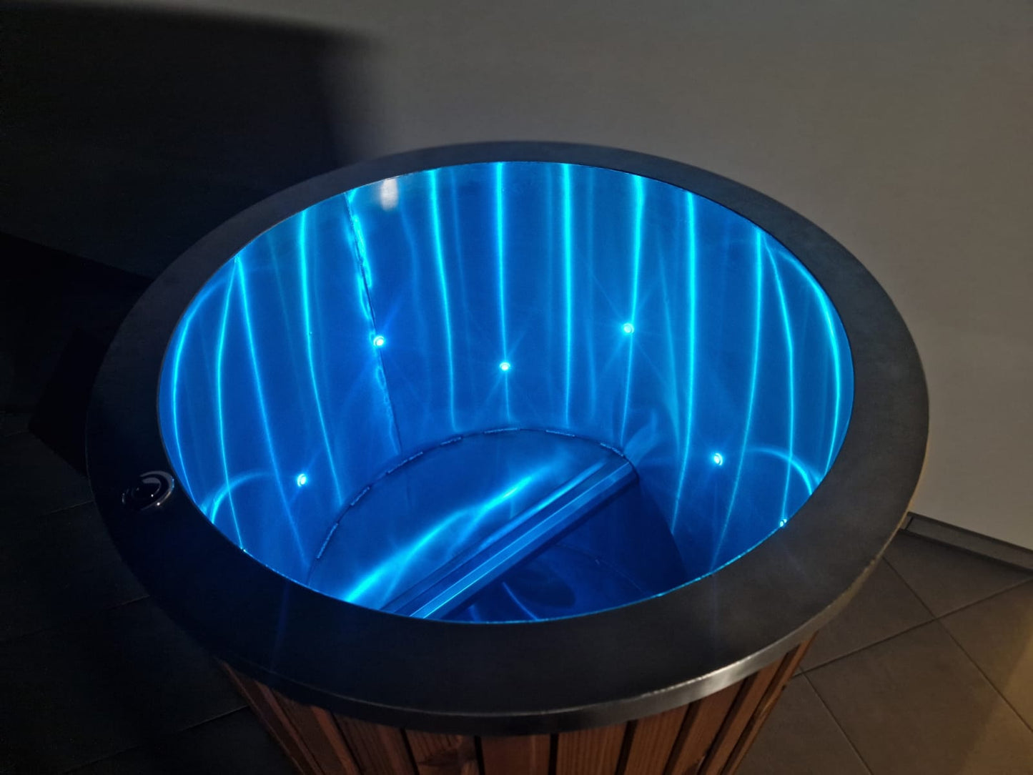 "moti" steel round icebath