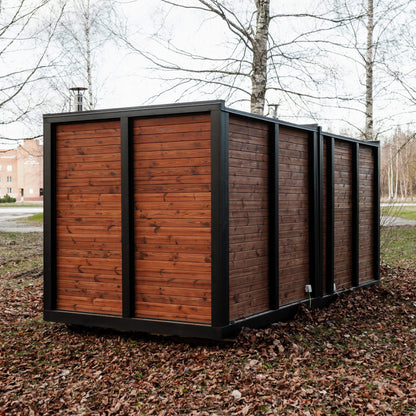 Thermoholz-Außensauna mit integriertem Hot Tub