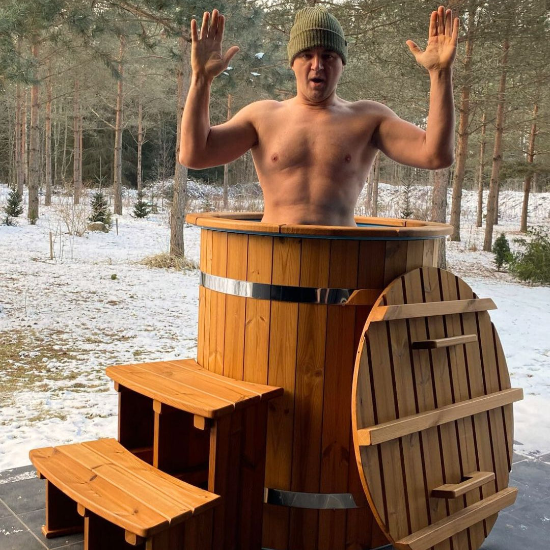 Compact Thermowood round cold plunge tub for outdoor ice bath therapy
