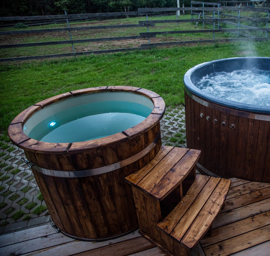 Round cold plunge bath tub for gardens, saunas, and wellness centers