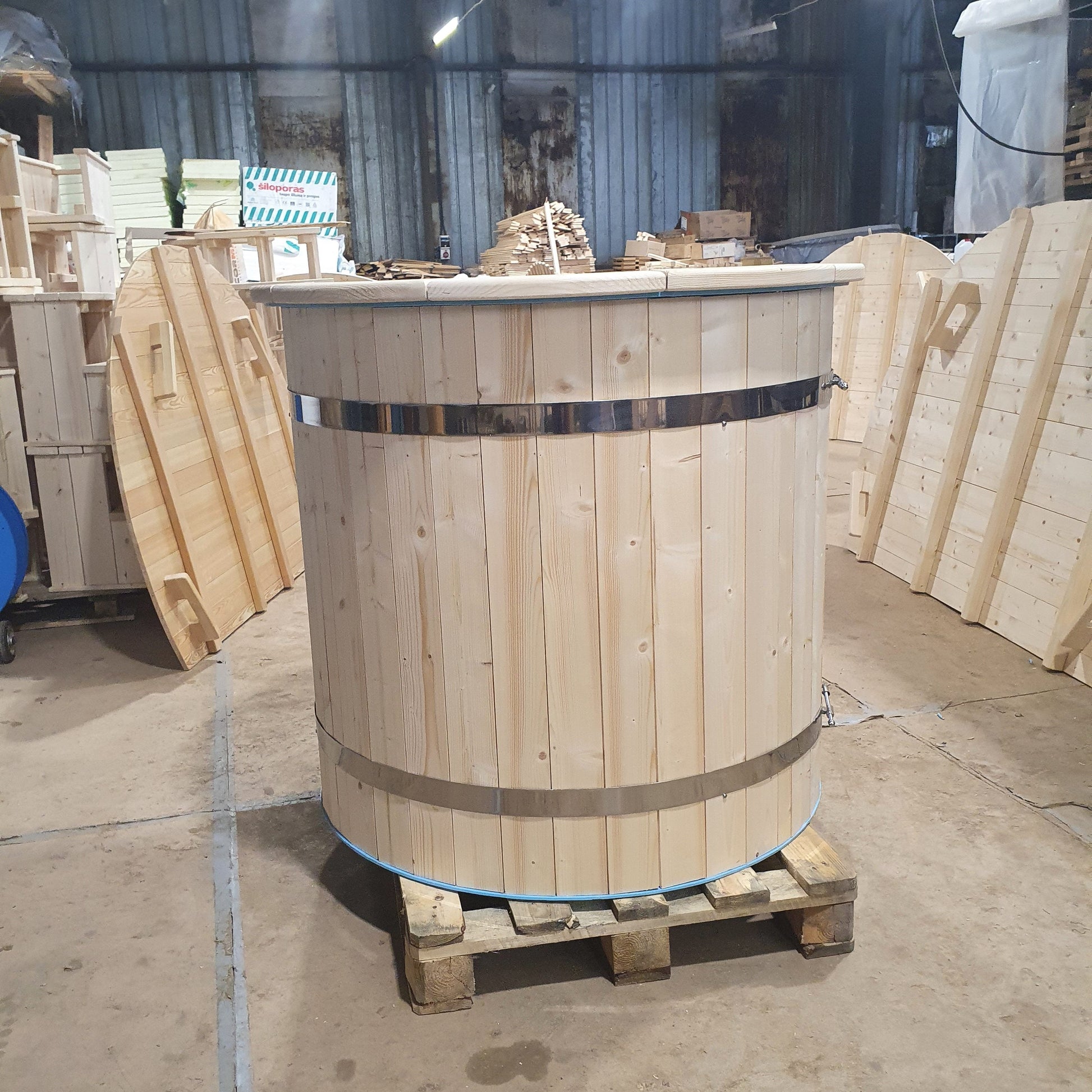Round cold plunge bath tub for outdoor cold water immersion