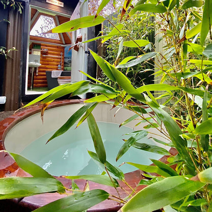 Round ice bath plunge tub for muscle recovery and outdoor use