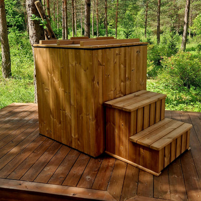 Compact Thermowood square ice bath for outdoor recovery